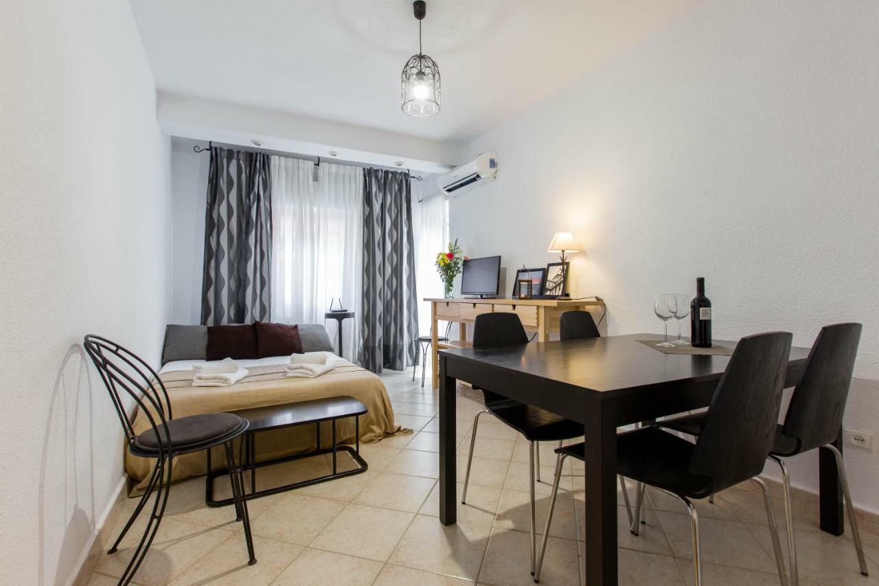 3 Habitaciones Apartamento Temporada Lucero 3 Habitaciones Madrid Eksteriør bilde